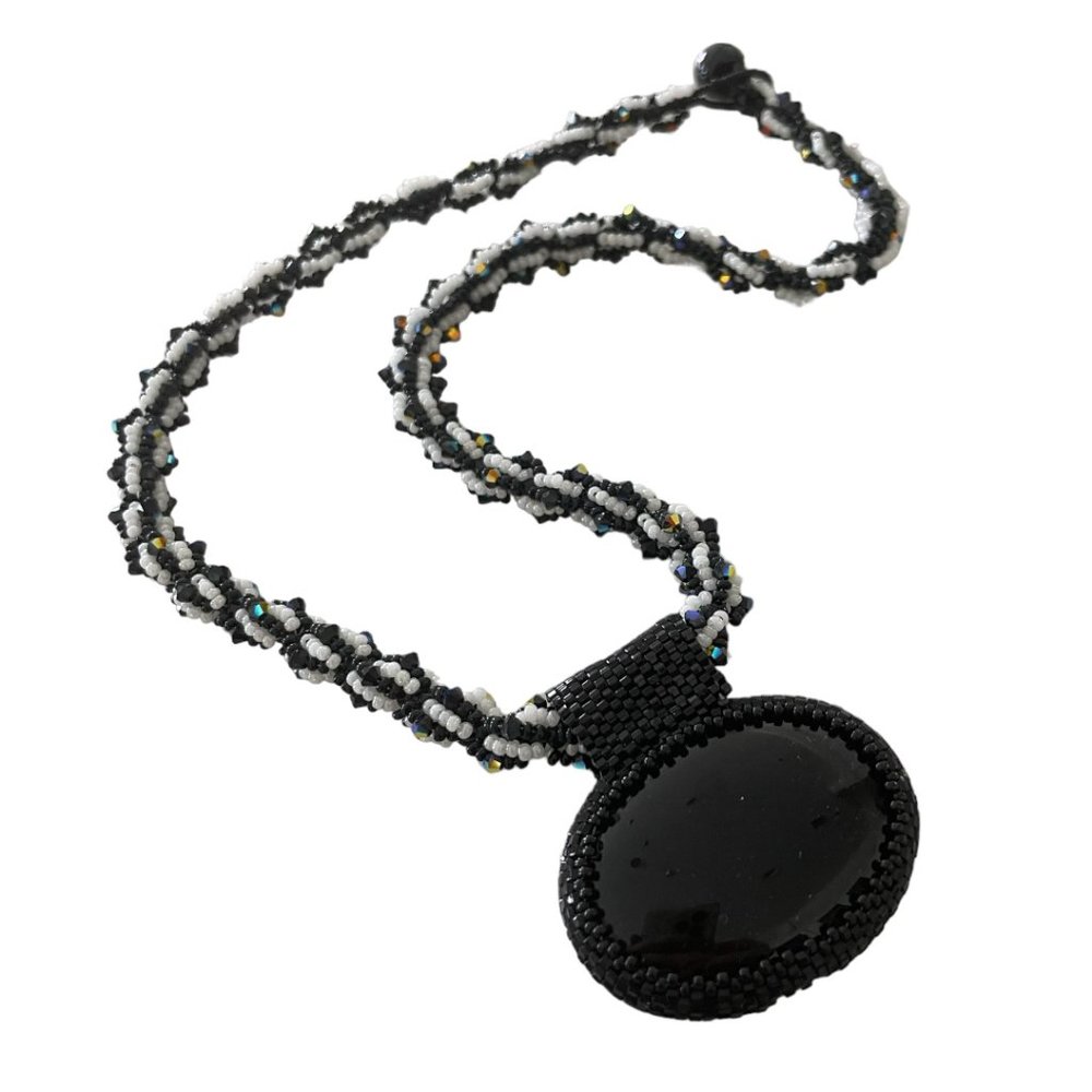 VINMOD Designs Black & White Pendant Seed Bead Statement Necklace 19 inches
